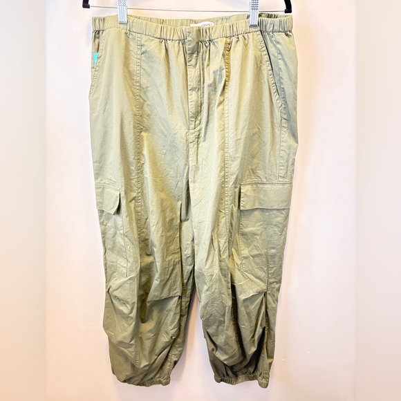 NWT Vigoss olive green cargo parachute pants 12 large women’s stitchfix - Picture 3 of 11
